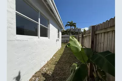 2801 SW 26th St #R-Left, Miami, FL 33133 - Photo 2