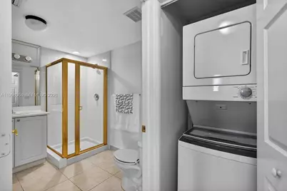 322 Madeira Ave #304, Coral Gables, FL 33134 - Photo 8