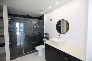 600 NE 36th St, Miami, FL 33137 - Photo 4