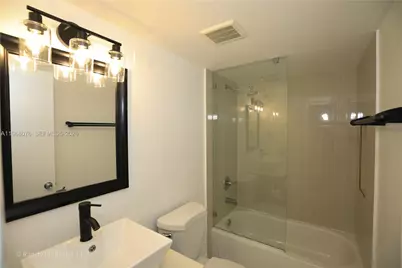 600 NE 36th St #T17, Miami, FL 33137 - Photo 8