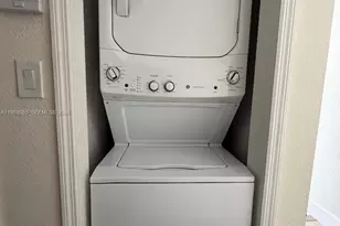 7100 NW 177th St, Hialeah, FL 33015 - Photo 6