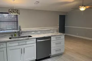 453 SW 169th Terrace, Weston, FL 33326 - Photo 4