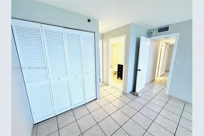 2555 Collins Ave #1609, Miami Beach, FL 33140 - Photo 22
