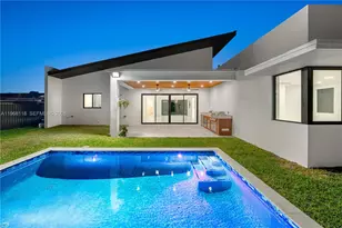 4321 SW 99th Ave, Miami, FL 33165 - Photo 4
