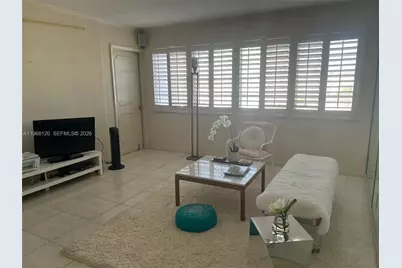 215 SE 3rd Ave #3 D, Hallandale Beach, FL 33009 - Photo 2