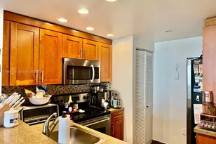 600 NE 36th St, Miami, FL 33137 - Photo 10