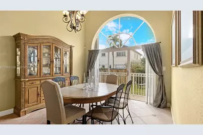 9768 NW 30th St, Doral, FL 33172 - Photo 6