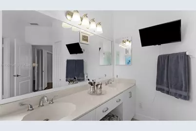 9768 NW 30th St, Doral, FL 33172 - Photo 34