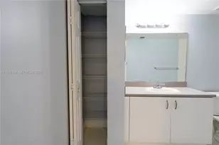 816 NW 11th St, Miami, FL 33136 - Photo 18