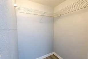 816 NW 11th St, Miami, FL 33136 - Photo 12