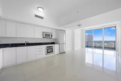 92 SW 3rd St #5109, Miami, FL 33130 - Photo 1