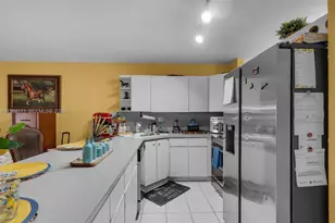 7562 W 32nd Ct, Hialeah, FL 33018 - Photo 4