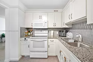 100 Bayview Dr, Sunny Isles Beach, FL 33160 - Photo 2