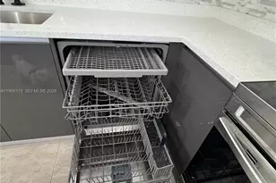 1039 Newport Dr, Deerfield Beach, FL 33442 - Photo 10