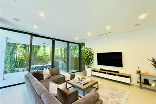 2550 Overbrook St, Miami, FL 33133 - Photo 8