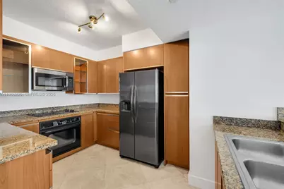 10 Venetian Way #403, Miami Beach, FL 33139 - Photo 6