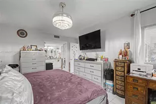 1200 SW 137th Ave, Pembroke Pines, FL 33027 - Photo 12