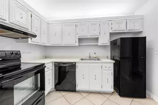 2861 Somerset Dr, Lauderdale Lakes, FL 33311 - Photo 4