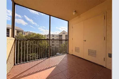 8353 Lake Dr #404, Doral, FL 33166 - Photo 12