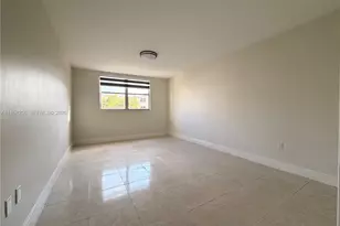 8353 Lake Dr, Doral, FL 33166 - Photo 8