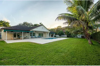8235 NW 157th Ter, Miami Lakes, FL 33016 - Photo 18