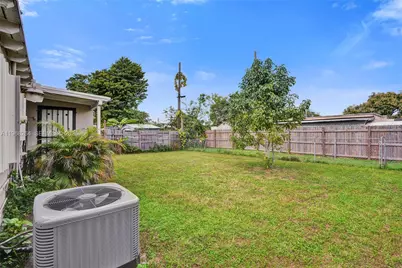 2111 York St, Opa Locka, FL 33054 - Photo 14