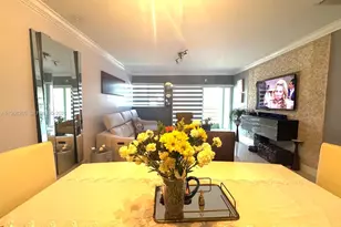 11163 NW 7th St, Miami, FL 33172 - Photo 24