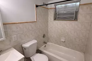 1154 W 35th St, Hialeah, FL 33012 - Photo 8