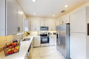 1040 SE 24th Ave, Homestead, FL 33035 - Photo 12