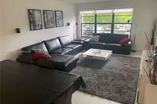 2326 S Cypress Bend Dr, Pompano Beach, FL 33069 - Photo 8