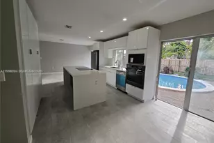 221 SW 53rd Ave, Plantation, FL 33317 - Photo 14