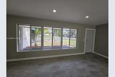 221 SW 53rd Ave, Plantation, FL 33317 - Photo 6