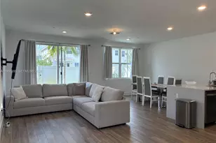 146 SW 170th Ave, Pembroke Pines, FL 33027 - Photo 6