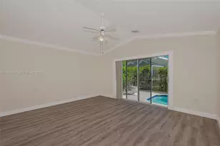 15251 Wilshire Way, Pembroke Pines, FL 33027 - Photo 14
