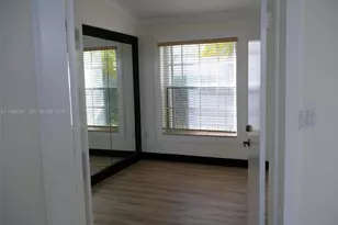 15251 Wilshire Way, Pembroke Pines, FL 33027 - Photo 14