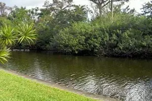 102 Royal Pk Dr, Oakland Park, FL 33309 - Photo 1