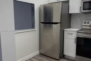 9370 SW 8th St, Boca Raton, FL 33428 - Photo 2