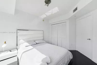 41 SE 5th St #1116, Miami, FL 33131 - Photo 18