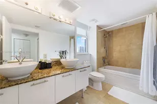 41 SE 5th St, Miami, FL 33131 - Photo 34
