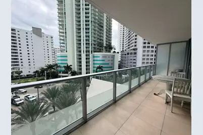 1300 Brickell Bay Dr #607, Miami, FL 33131 - Photo 2