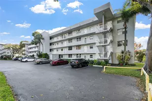112 Royal Pk Dr, Oakland Park, FL 33309 - Photo 2