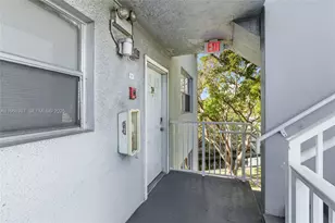 112 Royal Pk Dr, Oakland Park, FL 33309 - Photo 4