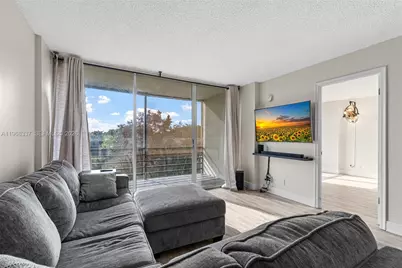 112 Royal Park Dr #3H, Oakland Park, FL 33309 - Photo 8