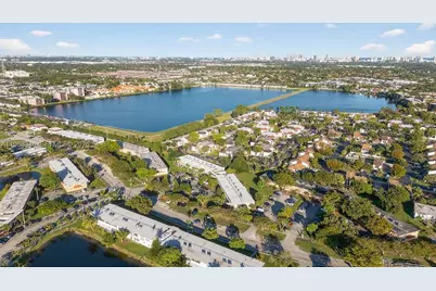 20311 NE 2nd Ave #15, Miami, FL 33179 - Photo 2