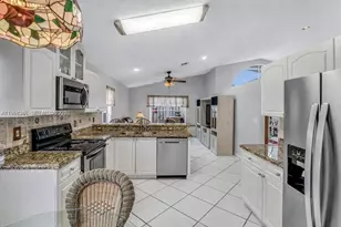 1391 SW 181st Ave, Pembroke Pines, FL 33029 - Photo 16