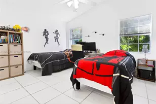 1595 Springside Dr, Weston, FL 33326 - Photo 22