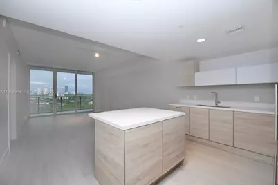 16385 Biscayne Blvd #1219, North Miami Beach, FL 33160 - Photo 2