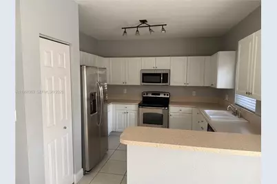 2402 NE 41st Pl, Homestead, FL 33033 - Photo 8