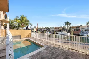 3860 NE 168th St, North Miami Beach, FL 33160 - Photo 40