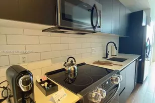 398 NE 5th St, Miami, FL 33132 - Photo 14